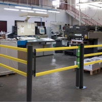 Schwingtür JULIET aus flexiblem Spezialkunststoff