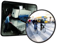 Beobachtungsspiegel verstärkt